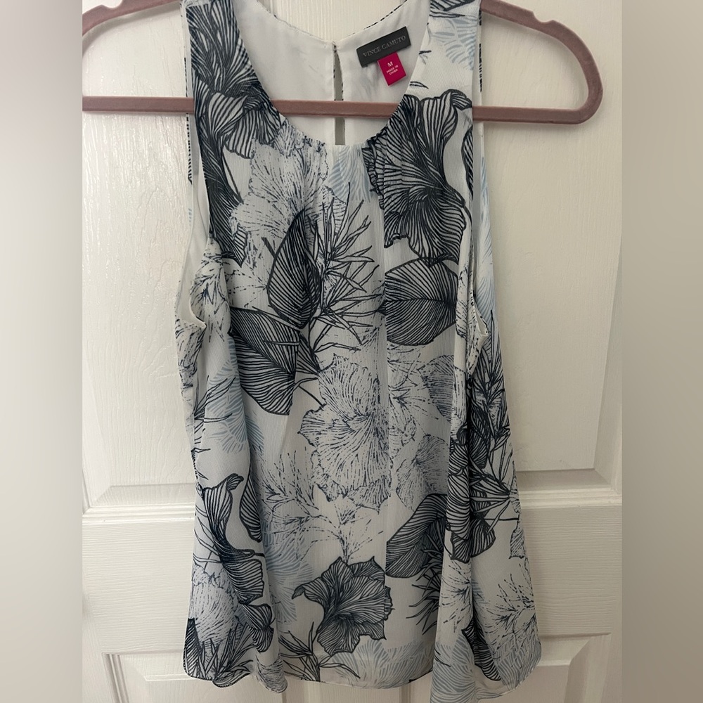 Vince Camuto Leaf Print Sleeveless Blouse / Top Keyhole Button Closure size  M